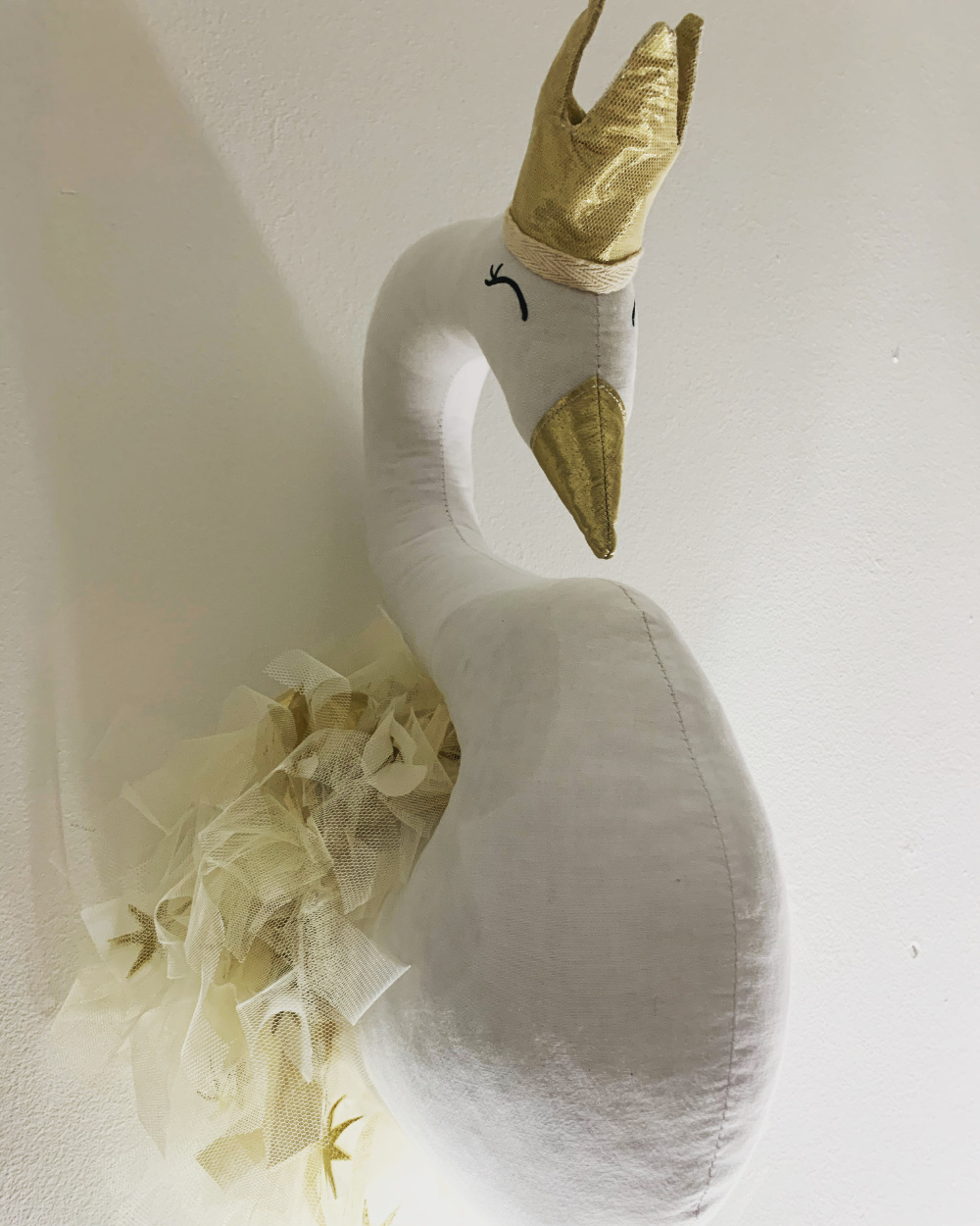 Lielies Swan Wall Mount | Gold & White